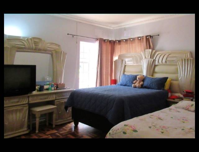 6 BEDROOM GATED ESTATE FOR SALE IN STRATHAVON